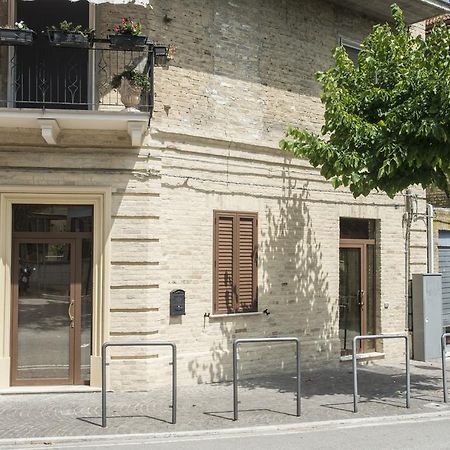 La Casa Di Tina Διαμέρισμα Colonnella Δωμάτιο φωτογραφία
