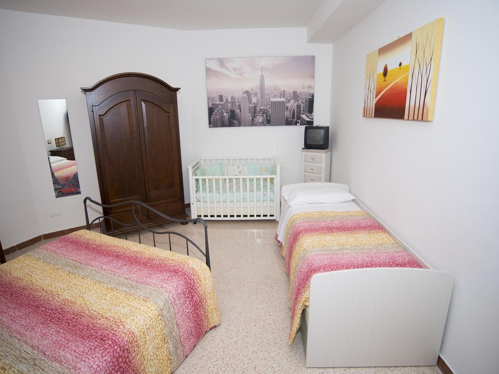 La Casa Di Tina Διαμέρισμα Colonnella Δωμάτιο φωτογραφία